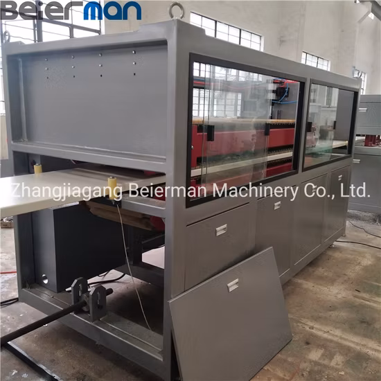 WPC/PVC/PE/Holz-Kunststoff-Pulverprofil/Terrassendielen/Wandpaneele/Schaumbrett/Platte/Decken-Doppelschnecken-/Doppelschnecken-Extrusionsherstellungsmaschine/Extrudier-Produktionslinie